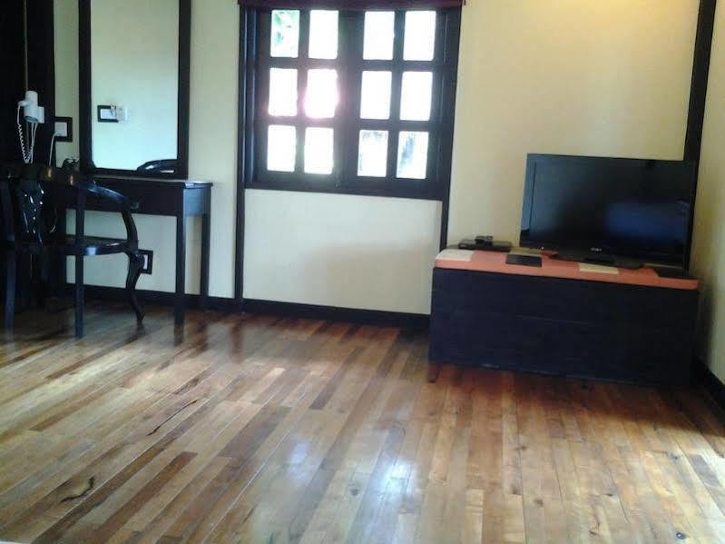 Port Hedonia Hotel Sihanoukville Eksteriør billede
